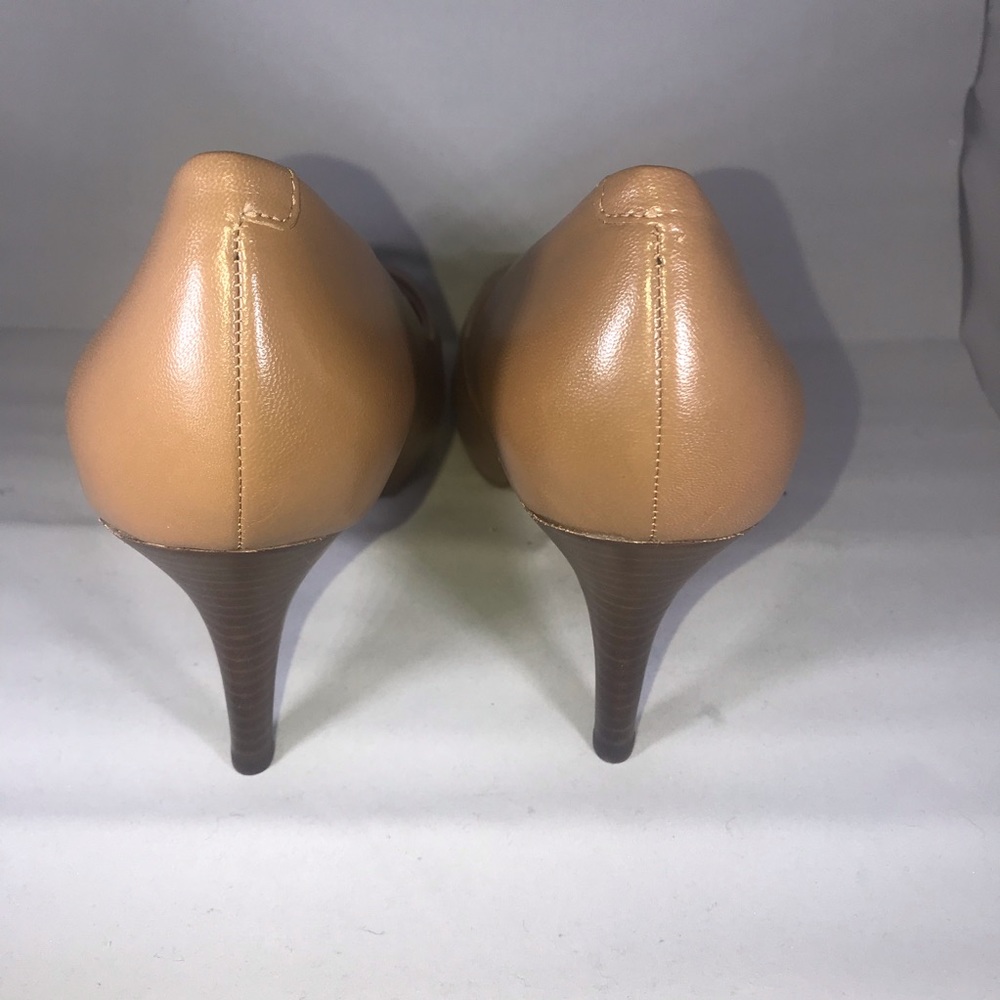 ⭕️Nine West Leather Heels - Picture 2 of 4